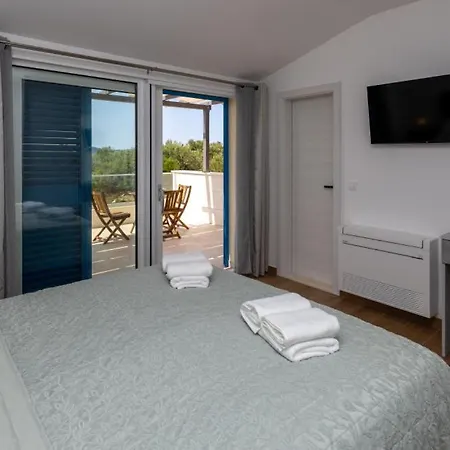 فيلة Olea By Guide *