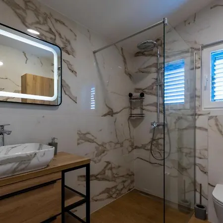 Olea By Guide * Blace