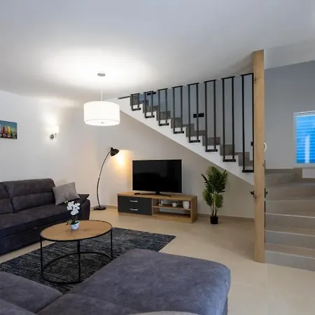 Olea By Guide Villa Blace